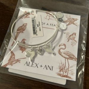 NWT Alex & Ani silver bracelet Two white turtle doves w/crystal heart at center
